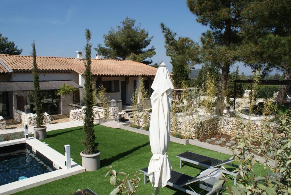 L'Auberge De L'Aubergine Eygalières Kültér fotó