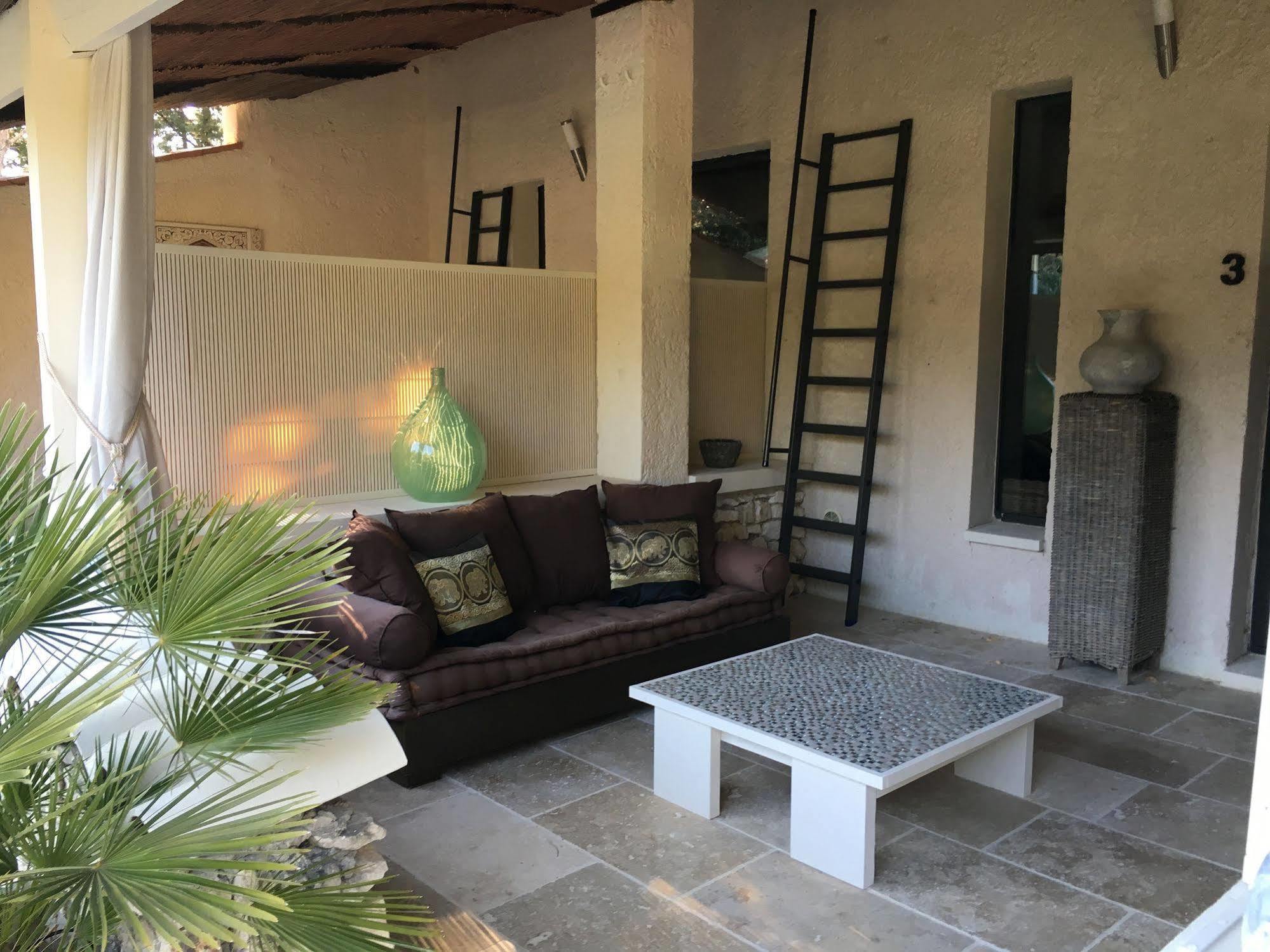 L'Auberge De L'Aubergine Eygalières Kültér fotó